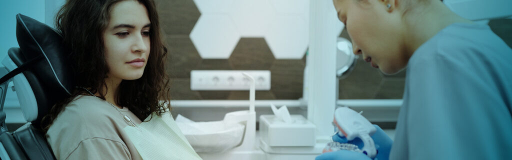 Titelbild Fortbildung Zahnmedizinische*r Prophylaxeassistent*in